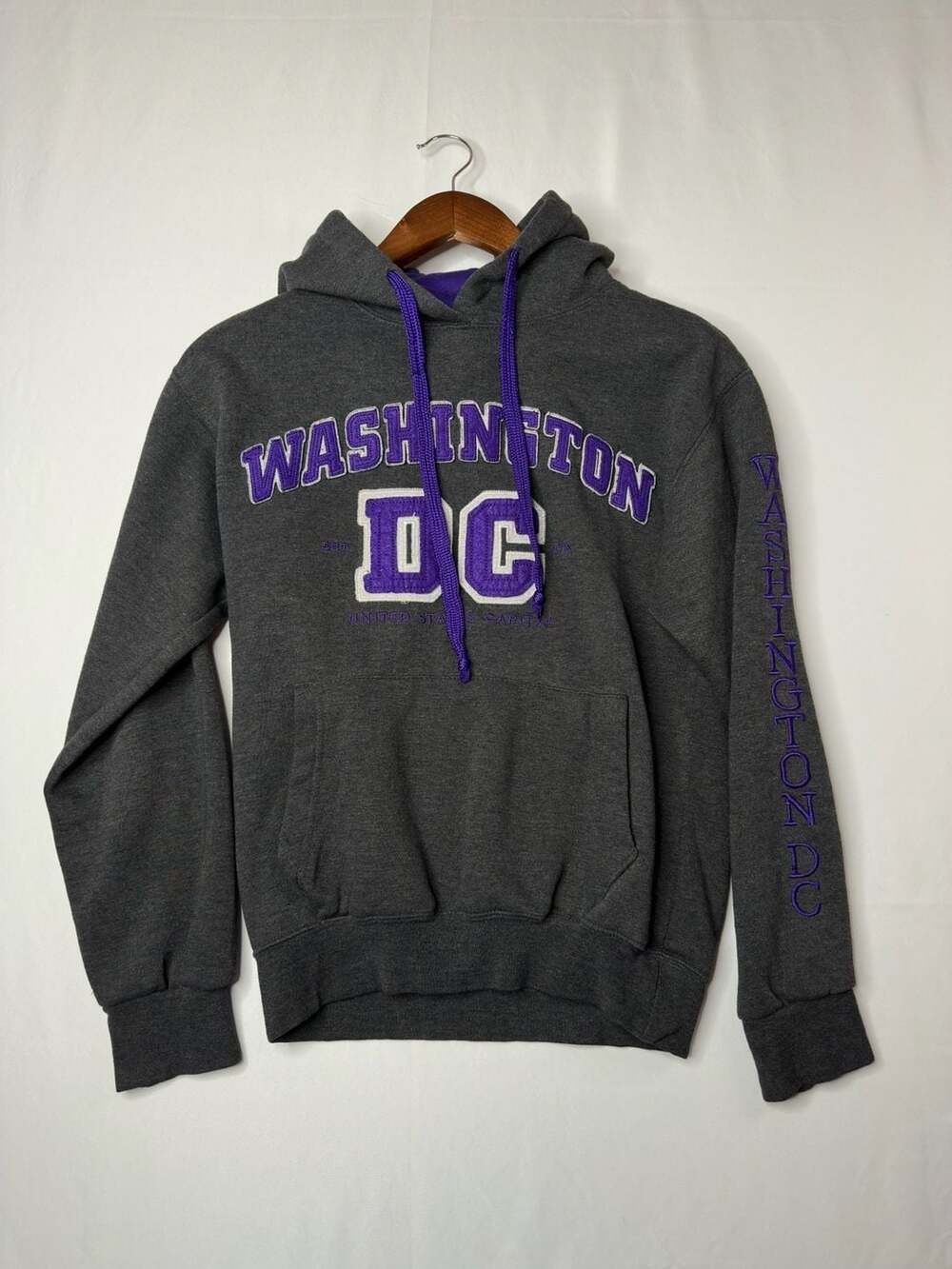 DC Sports Washington DC Hoodie Size Small Gray Purple Souvenir Pullover